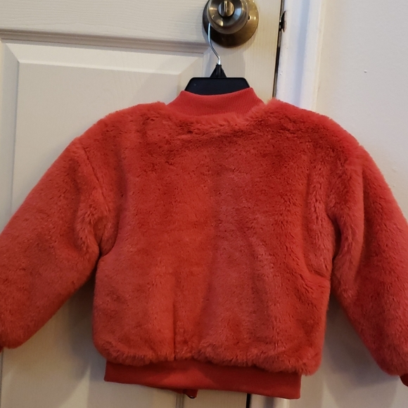 Red faux fur bomber 2T jacket NWOT epic threads - Picture 3 of 3